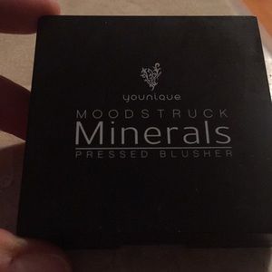 moodstruck minerals pressed blusher seductive